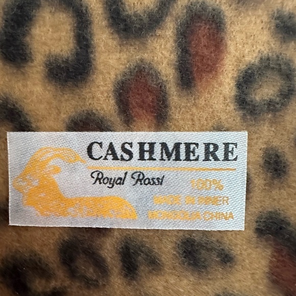 100% Cashmere Royal Rossi Scarf - Picture 3 of 3